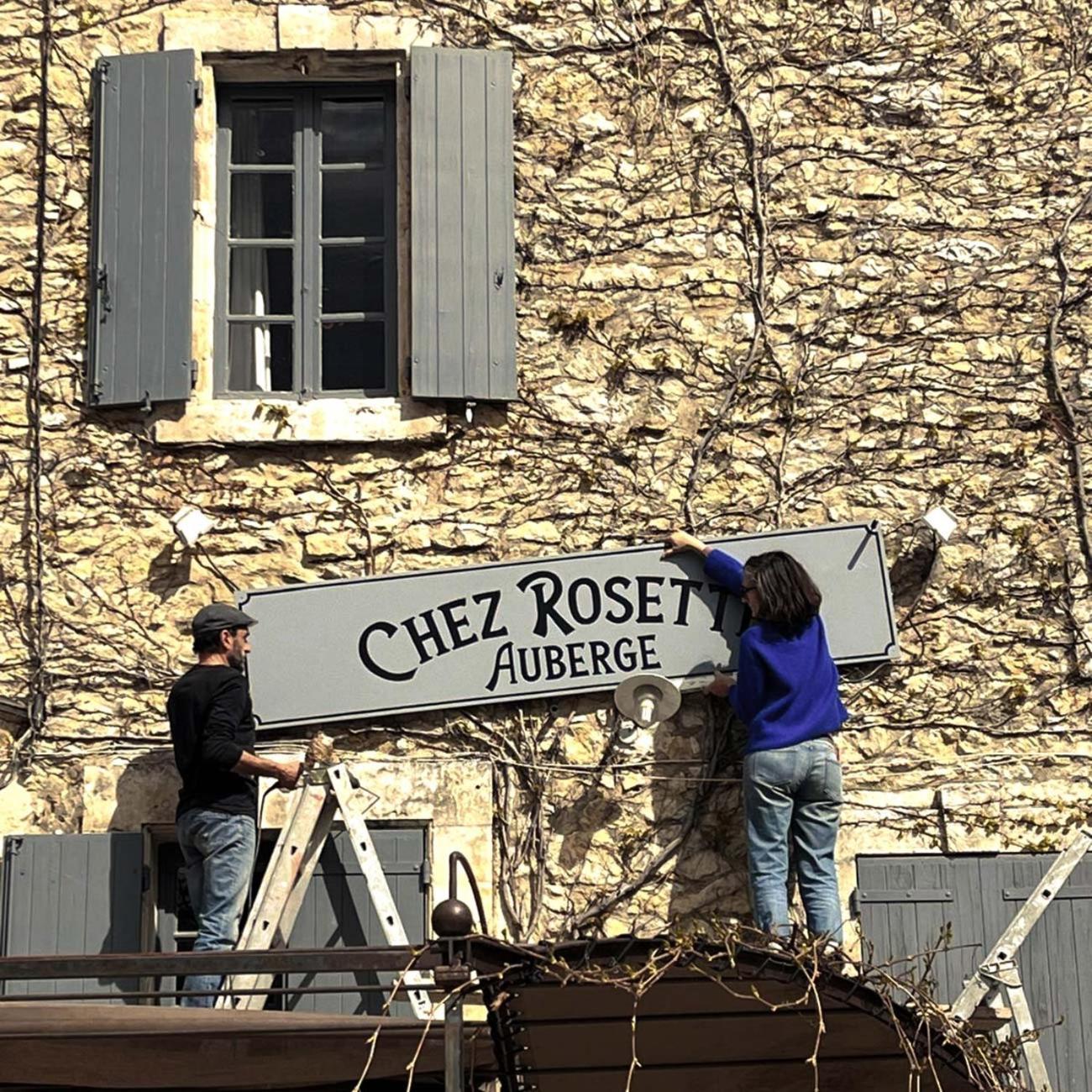 L'auberge des Marronniers Lussan  Extérieur photo